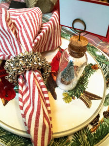 Tannenzweige als Tischdeko