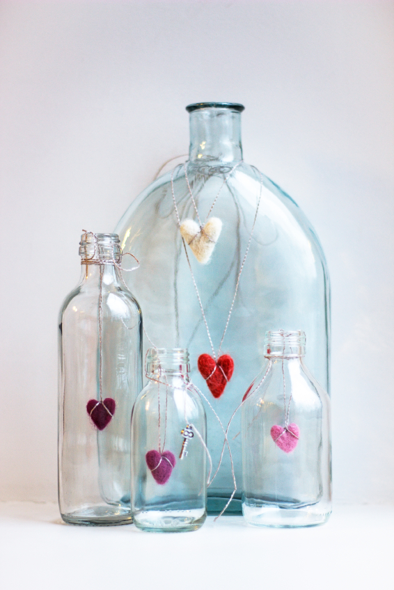Filzherzen in Glasflaschen