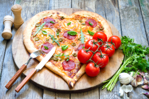 Pizza in Herzform