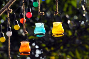 Windlichter in Gläsern