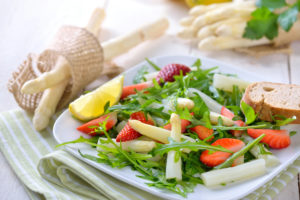 Spargelsalat zum Ostermenü